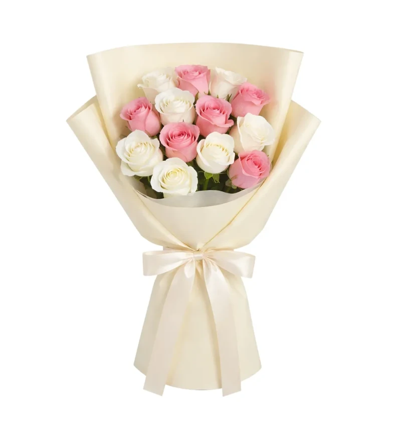 30 Adet Karışık Gülden Oluşan Taze Çiçek Buketi