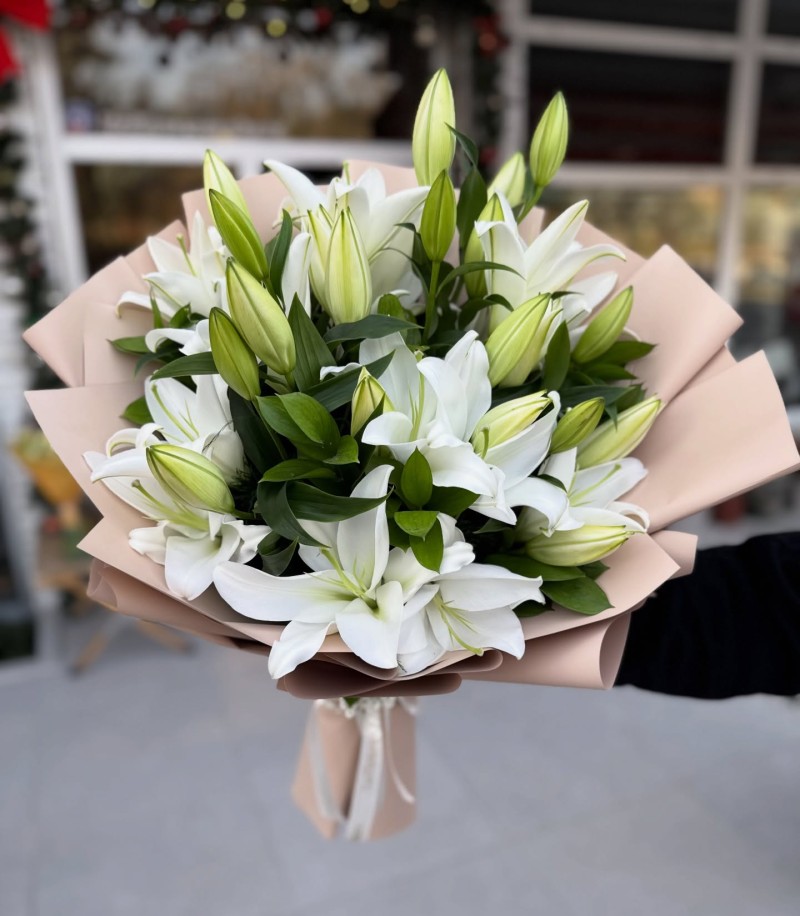 Beyaz lilyum buketi